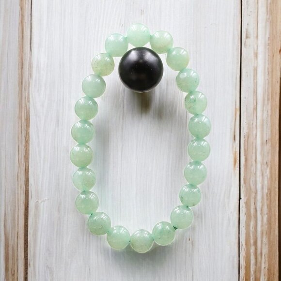 Green Aventurine Crystal Gemstone Bracelet Handmade - Picture 4 of 6